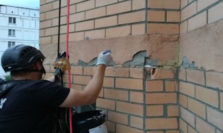 Обследование фасада здания в Ейске в октябре